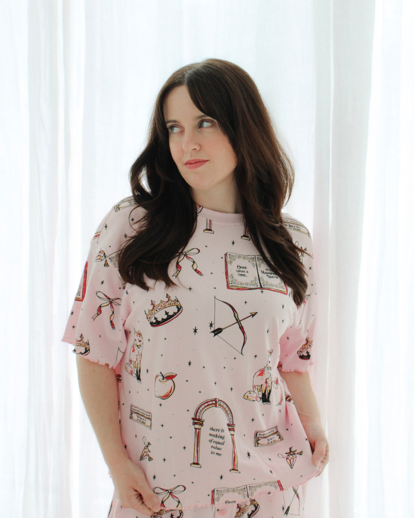 The Once Upon a Broken Heart Lounge Set from Next Chapter is officially licensed by Stephanie Garber. Cozy Bookish Pajamas. Bookish loungewear. 